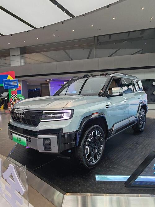 广州212比亚迪方程豹硬派越野的爆款，英菲尼迪35周年与你共成长